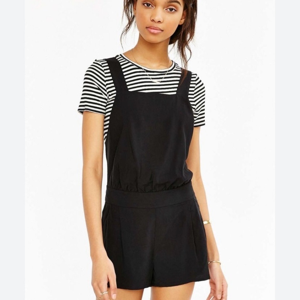 Alice & UO Black Romper Sz-6